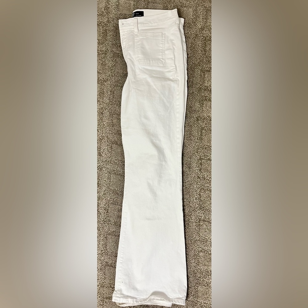 Women’s white gap jeans size 12/31